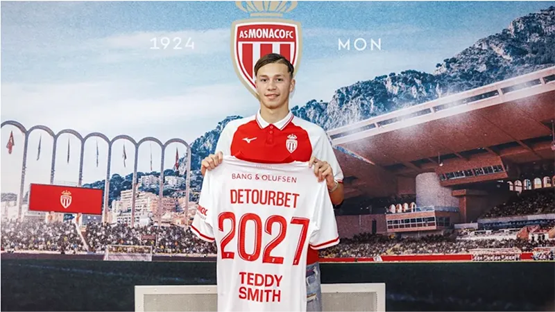 Man City cho AS Monaco mượn Mathys Detourbet