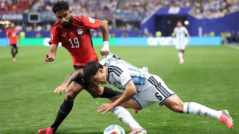 Pha phạm lỗi tranh cãi Argentina vs Ai Cập
